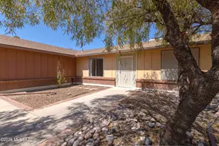 831 N Constitution Dr, Tucson, AZ 85748 - Photo 2