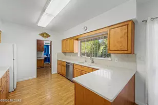 864 N Corinth Ave, Tucson, AZ 85710 - Photo 12
