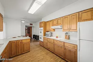 864 N Corinth Ave, Tucson, AZ 85710 - Photo 14