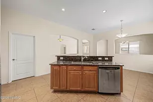 7882 E New Leaf Pl, Tucson, AZ 85756 - Photo 16
