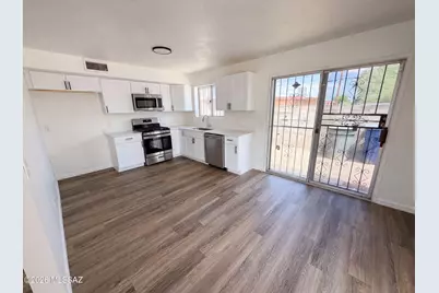 402 W District Street, Tucson, AZ 85714 - Photo 2