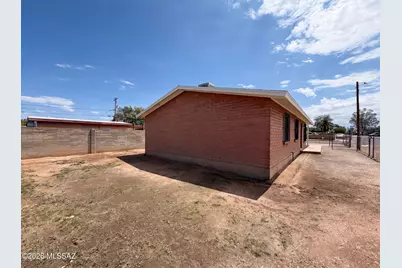402 W District Street, Tucson, AZ 85714 - Photo 14