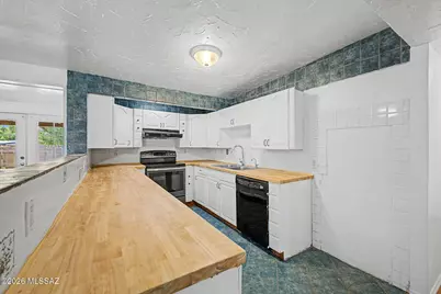 7957 E Nicaragua Drive, Tucson, AZ 85730 - Photo 10