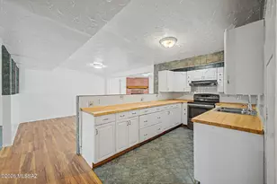 7957 E Nicaragua Dr, Tucson, AZ 85730 - Photo 12