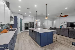 12379 N Pathfinder Dr, Marana, AZ 85658 - Photo 10