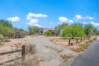 8220 N Placita Sur Oeste, Tucson, AZ 85741 - Photo 2