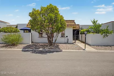 600 E River Road #APT W, Tucson, AZ 85704 - Photo 1