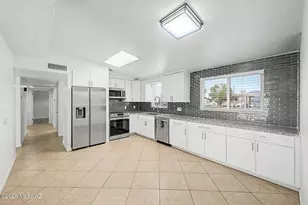 5652 E 13th St, Tucson, AZ 85711 - Photo 14