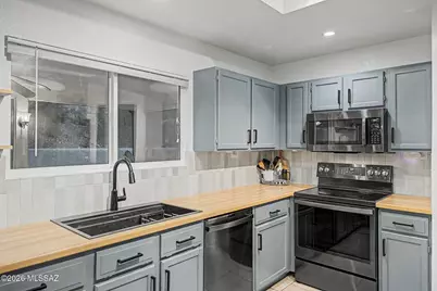 2758 W Calle Gardenias, Tucson, AZ 85745 - Photo 8