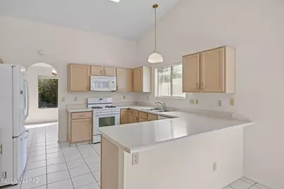 8001 S Carbury Way, Tucson, AZ 85747 - Photo 12
