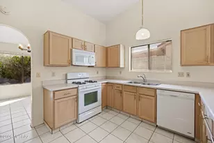8001 S Carbury Way, Tucson, AZ 85747 - Photo 10