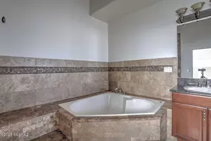 6241 N Panorama Dr, Tucson, AZ 85743 - Photo 36
