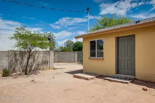 5853 E 19th St, Tucson, AZ 85711 - Photo 32