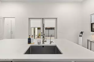 411 S Park Ave, Tucson, AZ 85719 - Photo 12
