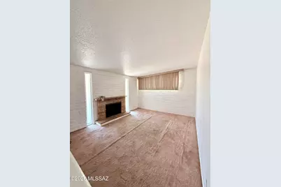 8249 E 19th Street, Tucson, AZ 85710 - Photo 2