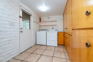 8249 E 19th St, Tucson, AZ 85710 - Photo 14