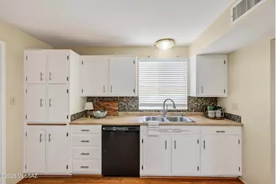 7449 E Eli Drive, Tucson, AZ 85710 - Photo 12