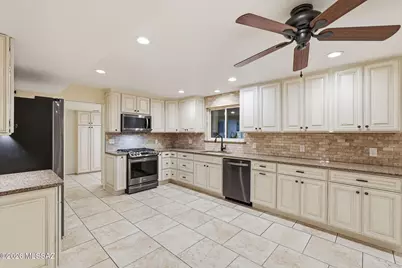 3520 N Calle Vistosa, Tucson, AZ 85750 - Photo 2
