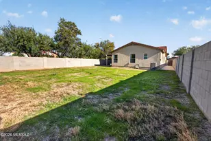 9479 E TOPOUT Peak Pl, Tucson, AZ 85710 - Photo 2