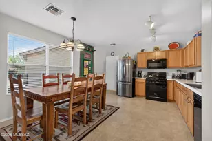 9479 E TOPOUT Peak Pl, Tucson, AZ 85710 - Photo 6