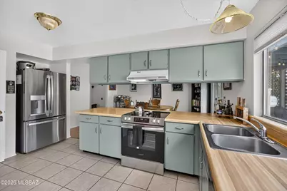 9042 E 5th Street, Tucson, AZ 85710 - Photo 10