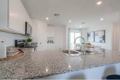 17093 S Vuelta Las Hebras, Sahuarita, AZ 85629 - Photo 8