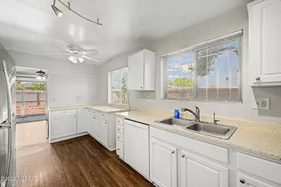 2131 S Deer Trail Circle, Tucson, AZ 85710 - Photo 16