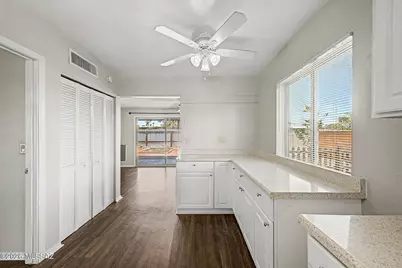 2131 S Deer Trail Circle, Tucson, AZ 85710 - Photo 18