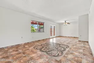 805 W Hermosa Pl, Green Valley, AZ 85614 - Photo 4
