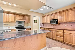 805 W Hermosa Pl, Green Valley, AZ 85614 - Photo 12