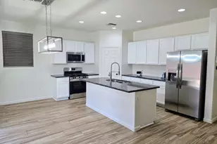 707 W Calle Capotasto, Sahuarita, AZ 85629 - Photo 2