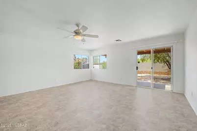 2141 S Saint Suzanne Drive, Tucson, AZ 85713 - Photo 10