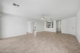 2141 S St Suzanne Dr, Tucson, AZ 85713 - Photo 12