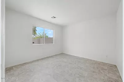 2141 S Saint Suzanne Drive, Tucson, AZ 85713 - Photo 18