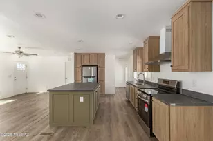 9415 S Vicki Dr, Tucson, AZ 85736 - Photo 1