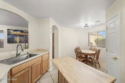 9821 E Spanish Flower Court, Tucson, AZ 85748 - Photo 10