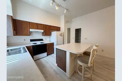 8852 E Desert Verbena Place, Tucson, AZ 85715 - Photo 10