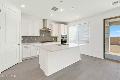 5634 W Carillon Ridge Lane, Marana, AZ 85743 - Photo 6
