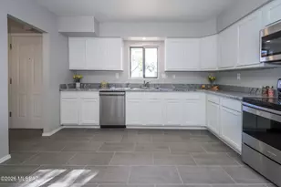 5601 E 10th St, Tucson, AZ 85711 - Photo 6
