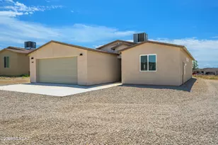 142 S Montgomery Ave, Corona de Tucson, AZ 85641 - Photo 1