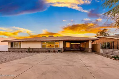 933 N Columbus Boulevard, Tucson, AZ 85711 - Photo 1