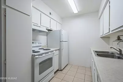 6331 N Barcelona Court #924, Tucson, AZ 85704 - Photo 12