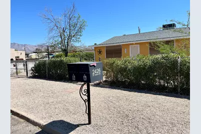 2426 N Orchard Avenue #B, Tucson, AZ 85712 - Photo 2