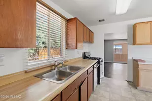 7125 E 29th St, Tucson, AZ 85710 - Photo 10