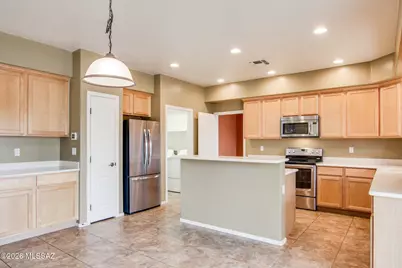 8371 N Amber Burst Drive, Tucson, AZ 85743 - Photo 4