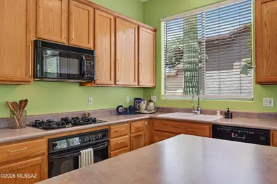 11546 N Mountain Breeze Drive, Oro Valley, AZ 85737 - Photo 8