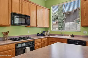 11546 N Mountain Breeze Dr, Oro Valley, AZ 85737 - Photo 10