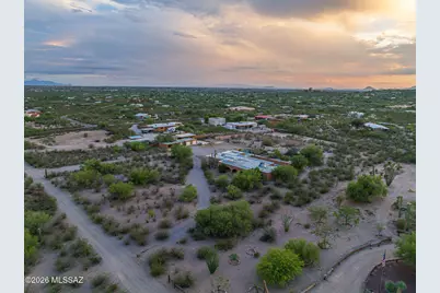 10565 E Fort Lowell Road, Tucson, AZ 85749 - Photo 2