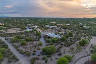 10565 E Fort Lowell Rd, Tucson, AZ 85749 - Photo 2
