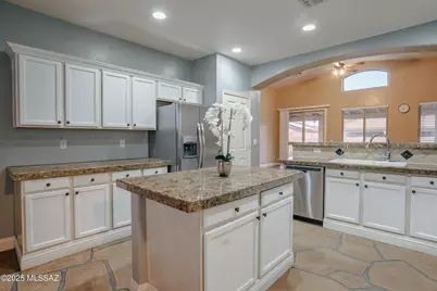 5533 W Carriage Drive, Tucson, AZ 85742 - Photo 1